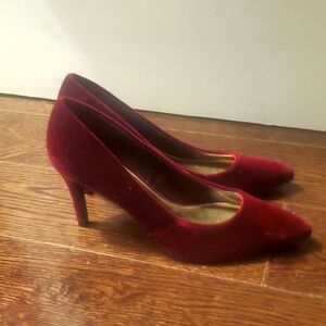 Red velvet high shoes